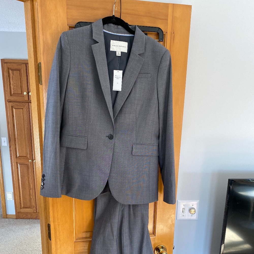Banana republic suit